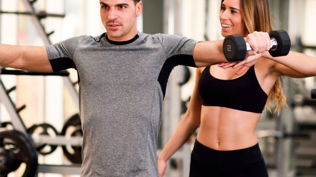Muskelaufbau im Fitnessstudio